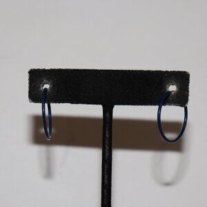 💙✨ Vintage Navy Blue Hoop Earrings · .75" · Pierced